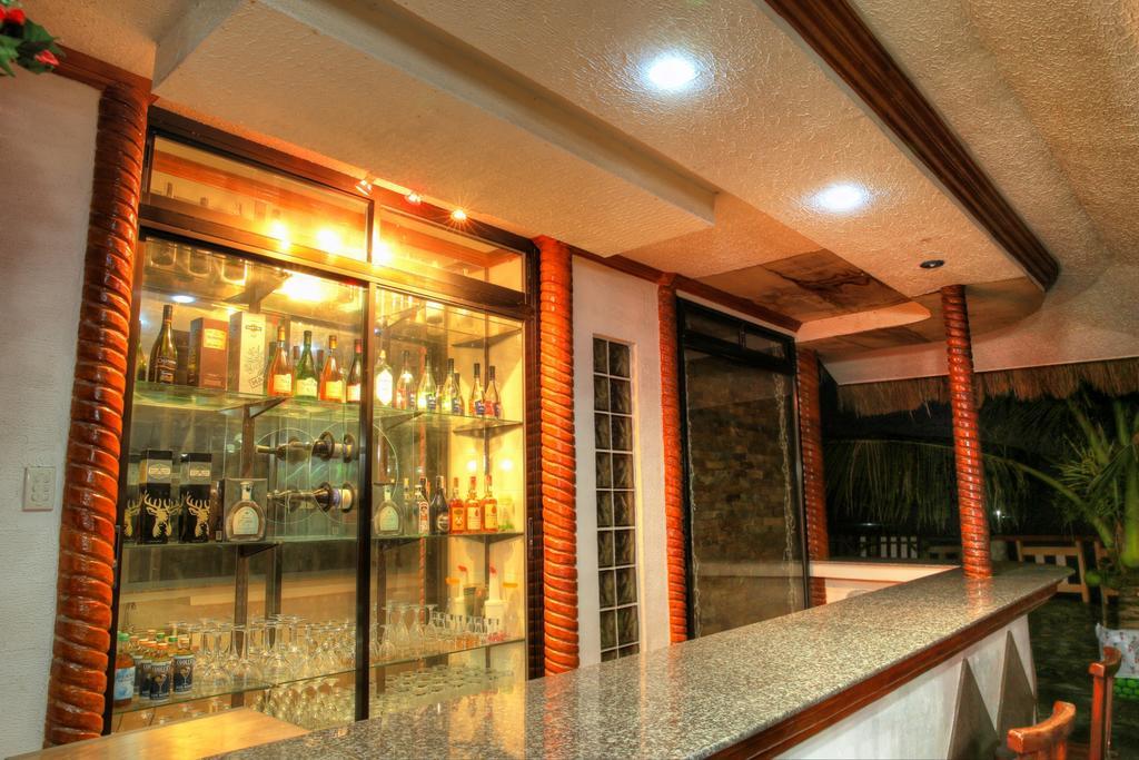 Jaimee'S Hotel, Resort And Restaurant Maasin  Esterno foto