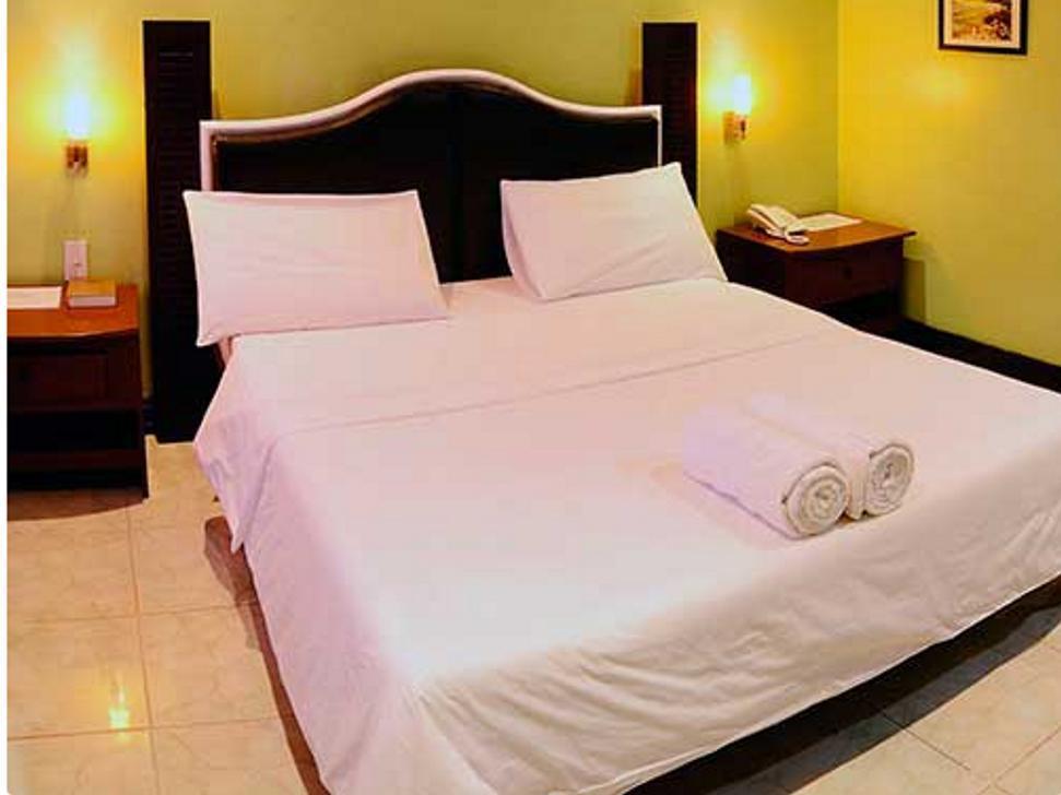 Jaimee'S Hotel, Resort And Restaurant Maasin  Esterno foto